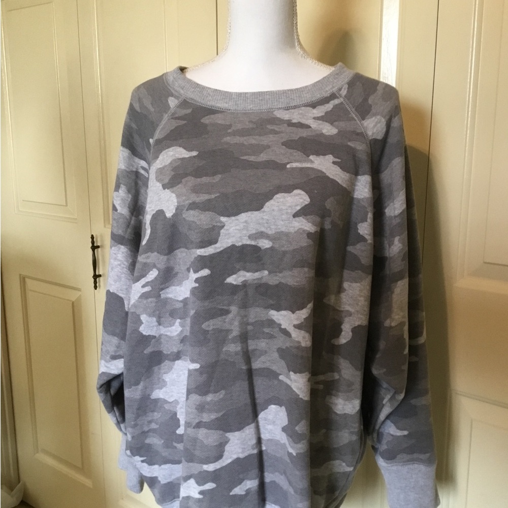 AERIE CAMO CITY SWEATSHIRT SIZE LARGE NWOT